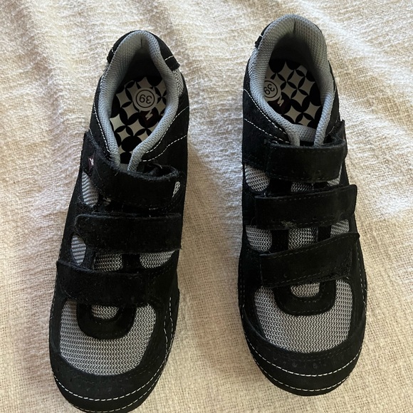 New Specialized clip in bike shoes - Picture 3 of 9